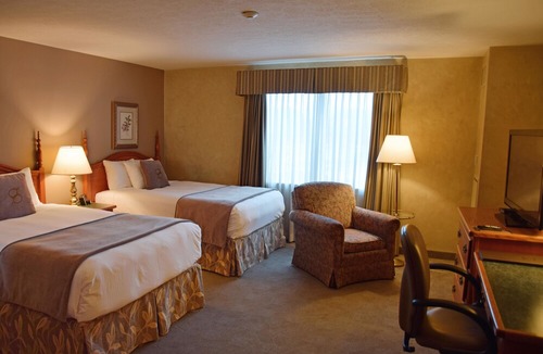 Orillia Hotel | Stone Gate Inn