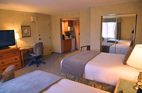 Orillia Hotel | Stone Gate Inn