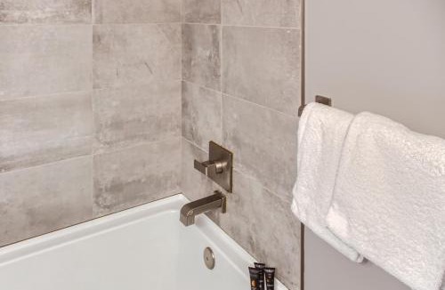 Big White Ski Resort Apartment | Stonegate Resort Unit B108