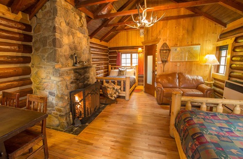 Castle Junction Cabin | Storm Mountain Lodge Cabins & Dining