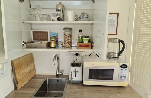 Martinborough Apartment | Studio 25 - a charming room in a country garden setting