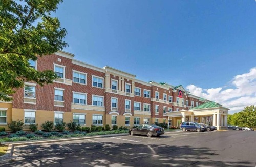 Gaithersburg Apartment | Studio 6 Gaithersburg|1 Queen|Nmsk|Sofa-Bed|Kitchen