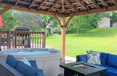 Maple Grove House | Stunning 5 BR, 2 King Bed, 2 Garage, 4 BTH Family Friendly Home with Hot Tub