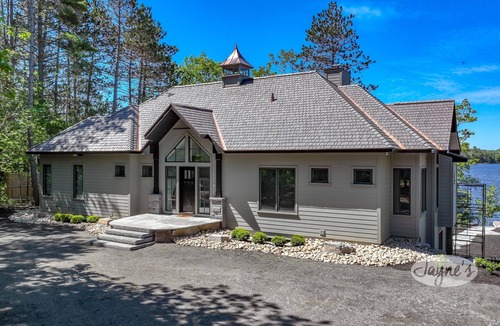Algonquin Highlands Cottage | Stunning 6+1bed 6bath cottage on Kawagama Lake in LOB! Sandy Beach! SW Exposure!