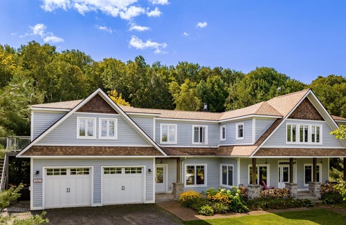 Bracebridge Cottage | Stunning 6 Bed, 6 Bath Pool! Hot Tub! Private Oasis! Poolside Cabana! Gym!