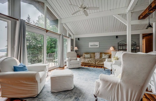 Dorset Cottage | Stunning cottage & views on Lake of Bays, Muskoka