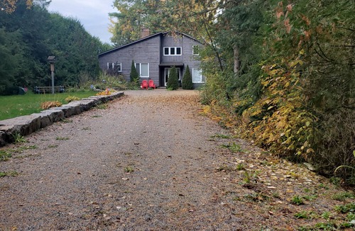 Dunsford Cottage | Stunning Lakehouse with all the luxuries of home