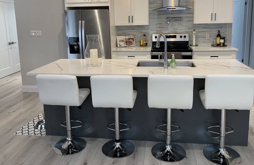 Brechin House | Stunning new bungalow on lake simcoe