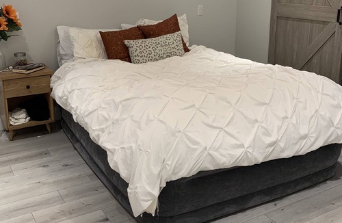 Brechin House | Stunning new bungalow on lake simcoe