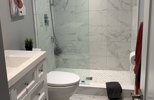Brechin House | Stunning new bungalow on lake simcoe