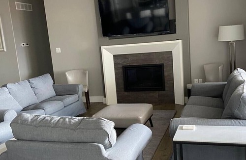Grand Bend Cottage | Stunning New Luxury Cottage w/ Hot Tub -Grand Bend
