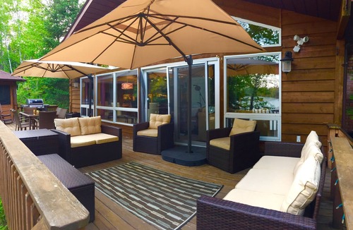 Gooderham Cottage | Stunning private beach and newly renovated, four-season, lakefront cottage