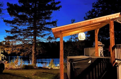 Weldford Cottage | Stunning River View!