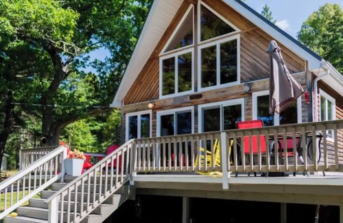 Weldford Cottage | Stunning River View!