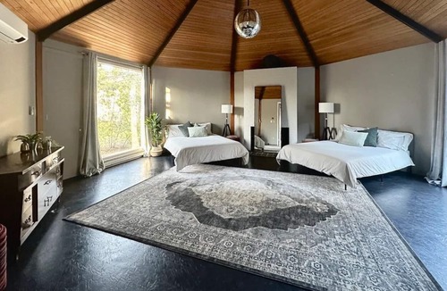 Midtown Toronto House | Stunning & Spacious Heritage Home in Bridal Path