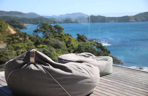 Rawhiti House | Stunning Views on the Coast