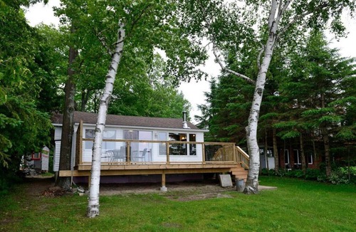 Port McNicoll Cottage | Stunning Waterfront Cottage & Bunkie!