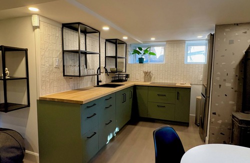 Carlingwood - McKellar Park - Laurentien View Apartment | Stunning Westboro 1BR