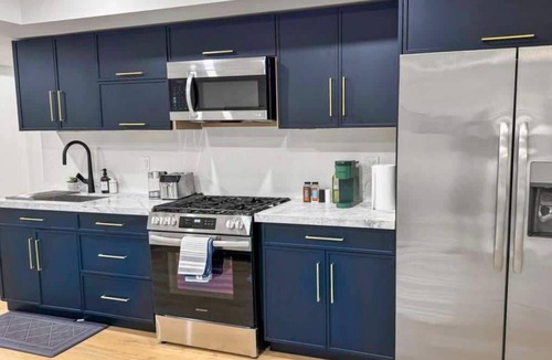 LaSalle Apartment | Stylish 2-BR Basement Suite with Private Entrance