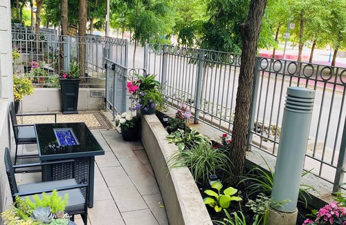Fort York Condo | Stylish 3-bed Toronto Waterfront Suite. 15 minutes from Union Station