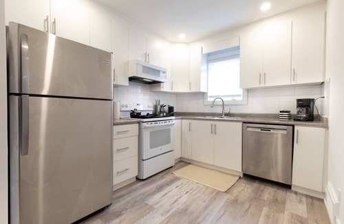 Clanton Park House | Stylish 4 Bedroom/2 Bath by Bathurst & Wilson