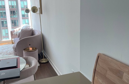 Forest Hill South Apartment | Stylish Apartment in Forest Hill South