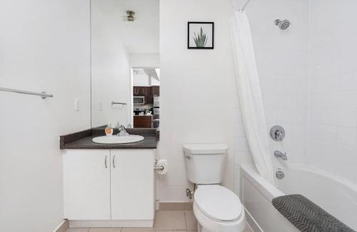 Bathurst Quay Apartment | Stylish Condo with Private Patio in Fortyork