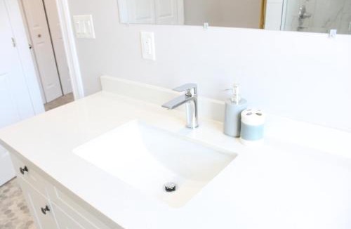 Peterborough House | Stylish Home For A Perfect Stay for 4!