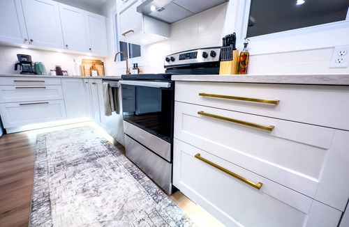 Thunder Bay House | Stylish Luxury in Central Location - Family Friendly!