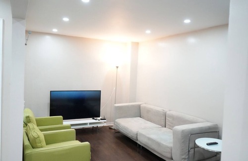 Mississauga House | Stylish Mississauga Escape Near Downtown