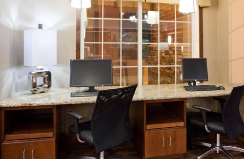 St. Cloud House | Stylish Oasis for Vacation! W/ Fitness Center! -S
