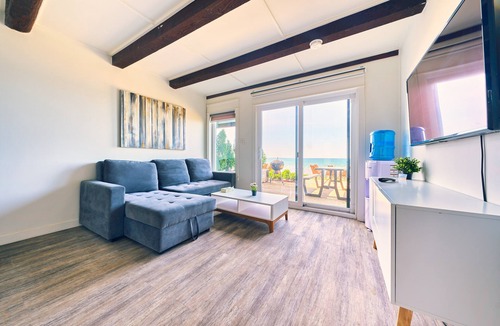 Wainfleet Cottage | Suite 203: Beautiful 3-Bedroom Beachfront Townhouse