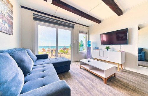 Wainfleet Cottage | Suite 213: Beautiful 3-Bedroom Beachfront Townhouse