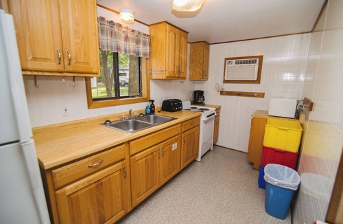 Richmond Cabin | Summer Breeze, a 3BR cabin near the beach with lake views at Riverside Resort