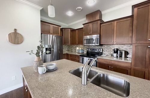 Okanagan-Similkameen Cottage | Sunny Lakeside Cottage.