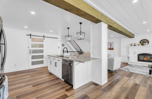 Selwyn Cottage | Sunrise Luxury Retreat with Hot Tub