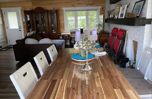 Kawartha Lakes Cottage | Sunrise net on Pigeon Lake 4 season cottage