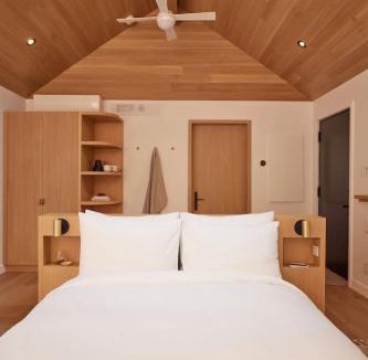 Algonquin Highlands House | Sunrise Soaker at Dimensions - Cabin Four