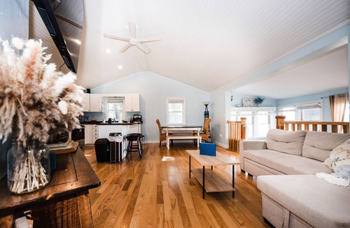 Wyoming Cabin | Sunset Bay - Experience Stunning Sunsets on Coon Lake - Charming 2 Bedroom House