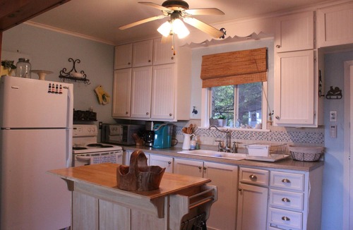 Waubaushene Cottage | Sunset Bay Waterfront Cottage on Georgian Bay