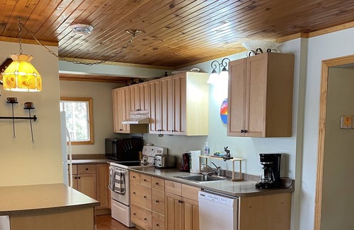 North Frontenac Cabin | Sunset Bay with Hot Tub