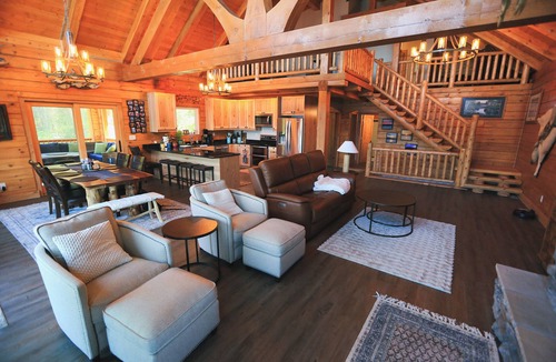 Crane Lake Cabin | Sunset Cove Retreat - private bay in Crane Lake with year-round availability!