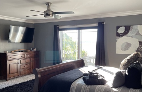 West Lake Bed & Breakfast | Sunset Escape On Westlake. nThis B&B offers 2 suites that are rented separately.