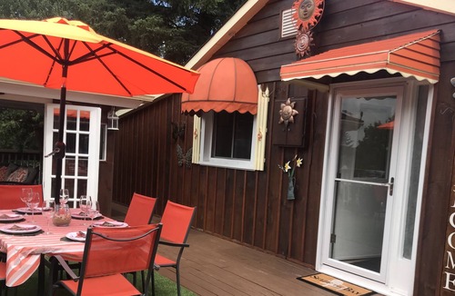 Dunsford Cottage | Sunset Garden ,beautiful lake, sunset views, perennial gardens