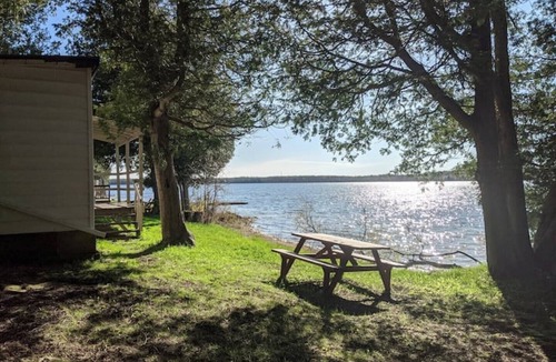 South Bruce Peninsula Cabin | Sunset Lakefront Spacious 8 people Getaway,