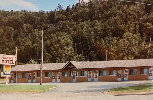 Schreiber Hotel | Sunset Motel