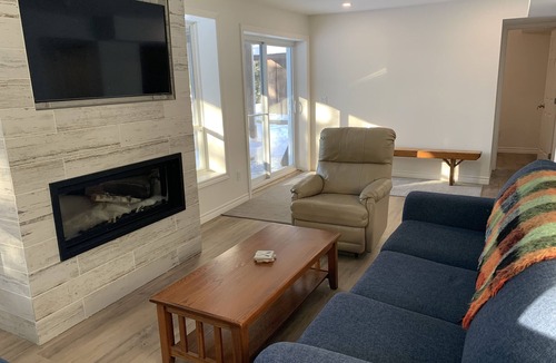 Kearney Cottage | Sunset Retreat - Includes Kayaks, Firepit, BBQ