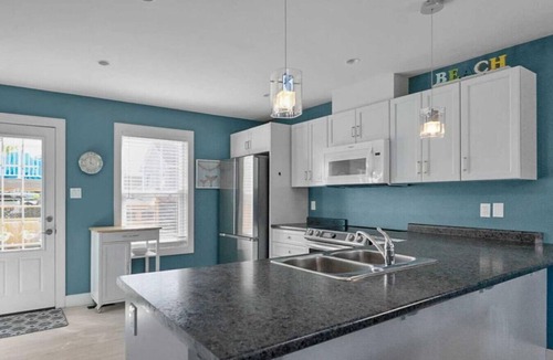 Grand Bend House | Sunshine on Centre by Sparks