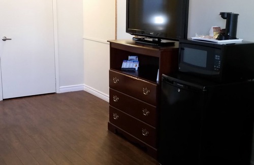 Elizabethtown-Kitley Hotel | Super 8 by Wyndham Brockville