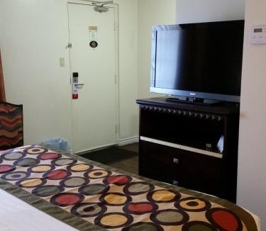 Elizabethtown-Kitley Hotel | Super 8 by Wyndham Brockville